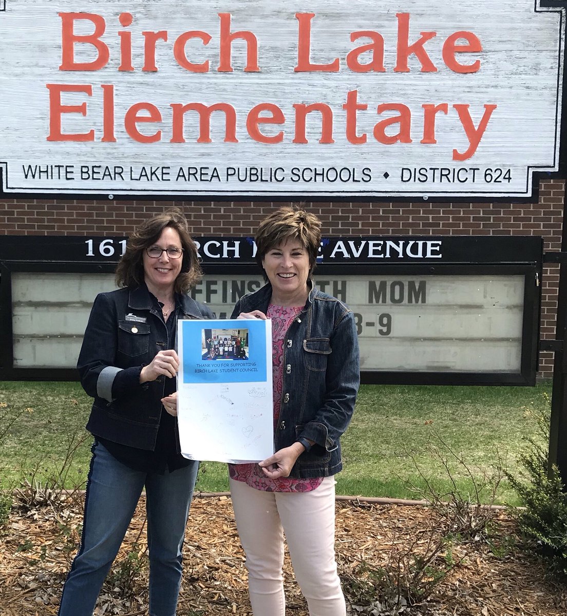 We were pleased to support the recent Kid Pack Drive, organized by Birch Lake Elementary’s Student Council, and led by our newest WBLAEF board member, Jill Engwer and the <a href="/WBLfoodshelf/">WBL food shelf</a>. Pictured: Jenny Nadeau and Dawn Hank.
#BearsCare #GoBears #ThisIsWhatCommunityLooksLike