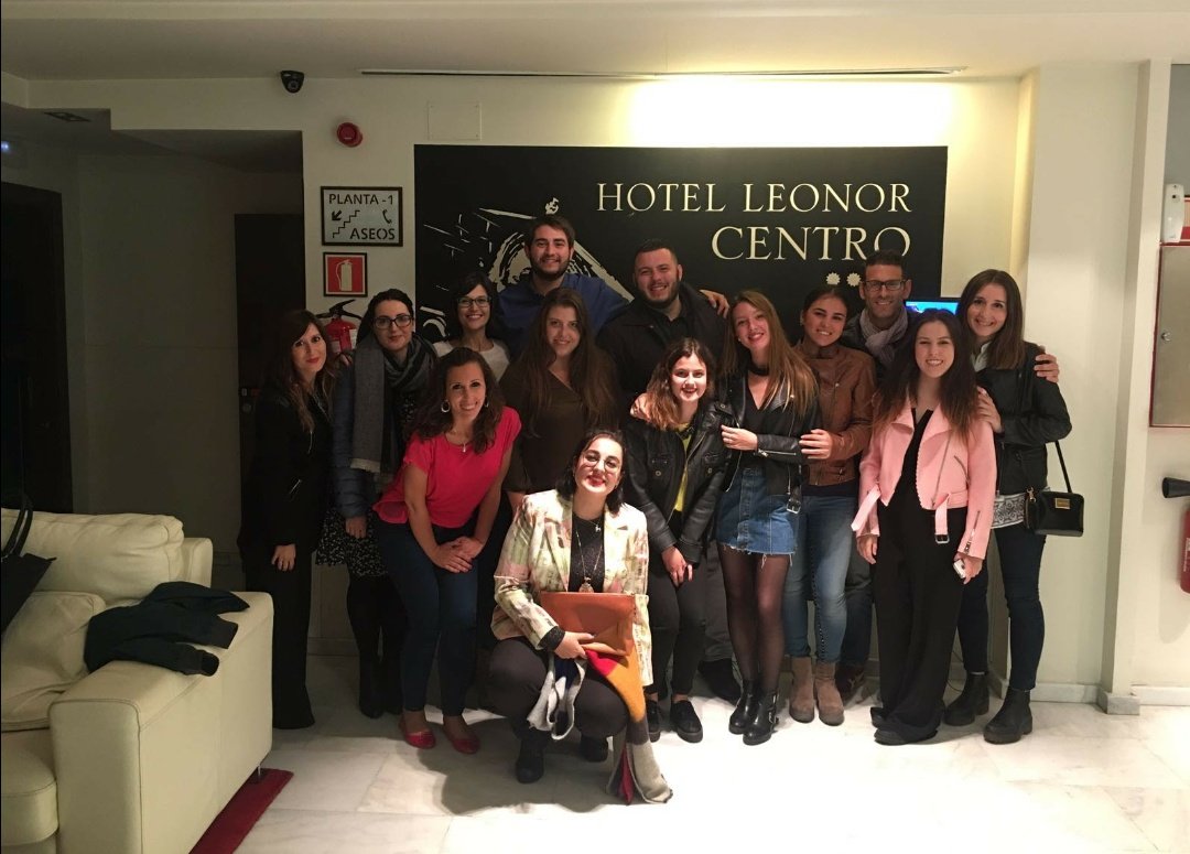 bichitovski's tweet photo. Hoy hace ya dos añazos del @Congreso_FTI.

Gracias a los seis ponentes, a @rosallopis_ por acceder a la #CharlaAperitivo y a los asistentes y la Facultad por confiar en nosotros.

Y por supuesto a mis magníficas compañeras de Comité Organizador.

PD: Sigues con nosotros, Olatz ❤️ https://t.co/S3myhyaKQm