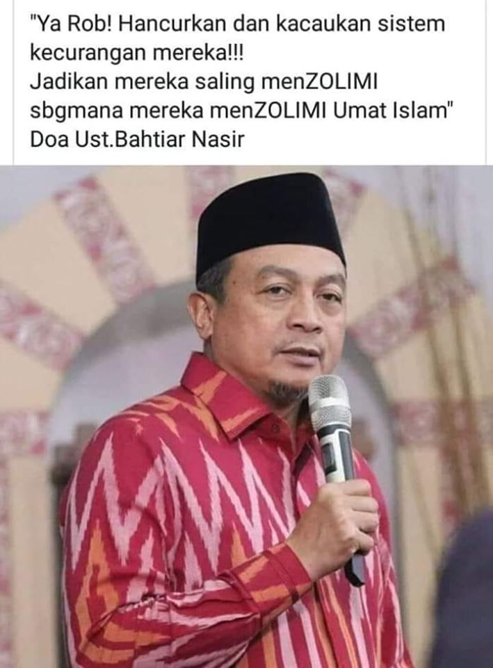 sandy_ds81's tweet photo. Tadi siang beliau jadi juri @HafizIndonesia acara ini alhamdulilah selalu saya tonton,
Yang saya bingung disitu ada juri @bachtiarnasir @amirfath  dan ka Nabila,
Tapi Masya Allah tak satu detik pun muka UBN di shot, hanya suara beliau saja yang di terdengar, 
#saveUBN https://t.co/KaV249miaJ
