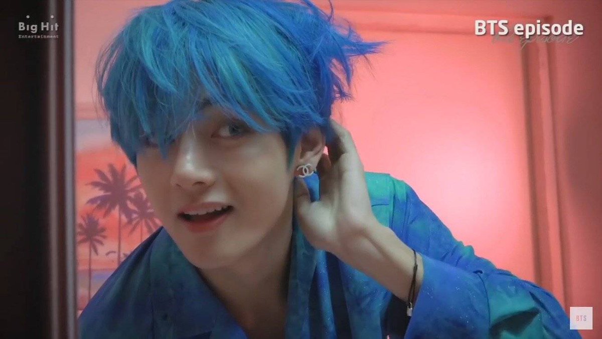 bbhmykjsn's tweet photo. #taehyungweloveyouarmy
#TaehyungYouArePerfect #TaehyungWePurpleYou 
#Taehyungbeautiful 
you never walk alone！💜💜💜 https://t.co/eA4UYihjEm