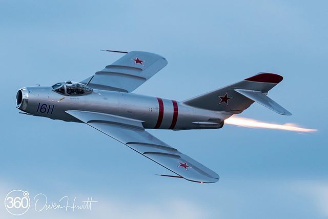 OwenAviation's tweet photo. Randy Ball in his MiG-17 lit up the skies with that distinctive afterburner! @teambarksdale #DefendersofLibertyAirshow #RandyBall #MiG17 #Afterburner
.
.
#avgeek Please follow 🙌🏻 @ohm_aviation_photo @tylerdavies56 @blueangelphantoms @lvjackpilot @combat_… https://t.co/cKt7R9YLN9 https://t.co/DKYaWDAxg3