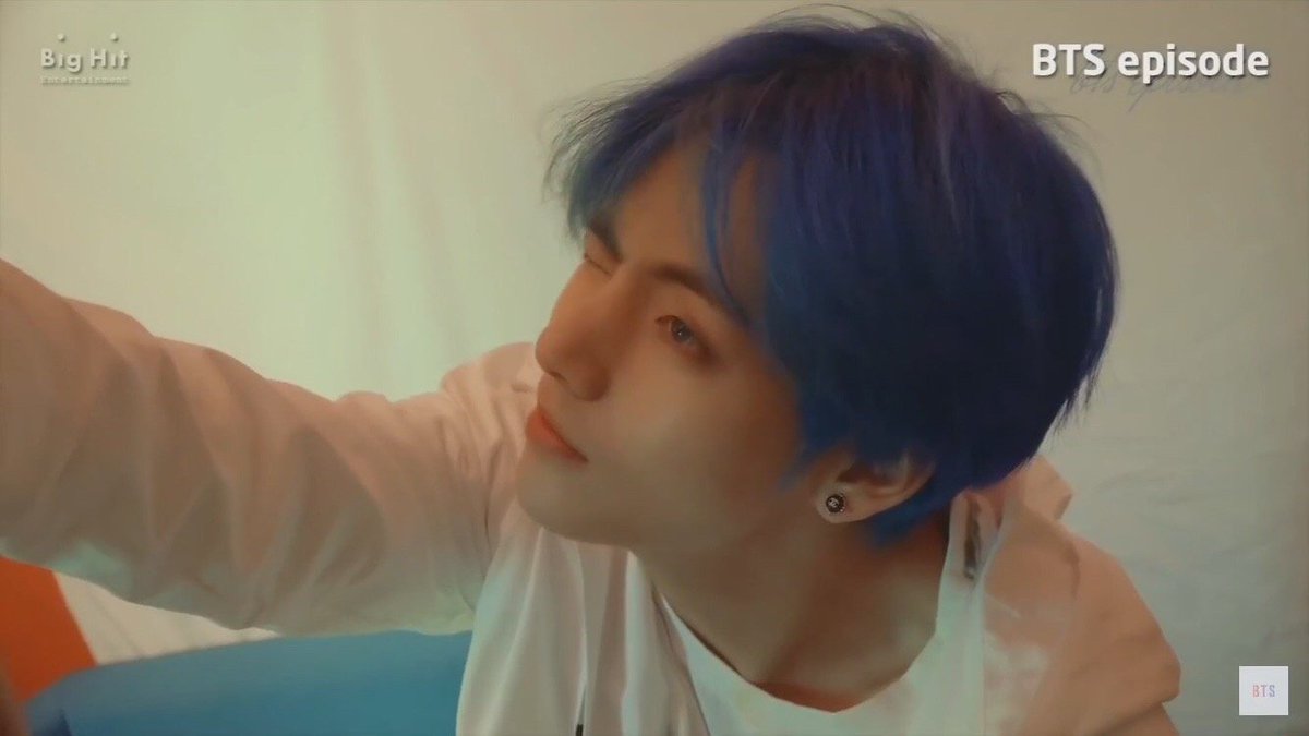 bbhmykjsn's tweet photo. #taehyungweloveyouarmy
#TaehyungYouArePerfect #TaehyungWePurpleYou 
#Taehyungbeautiful 
you never walk alone！💜💜💜 https://t.co/eA4UYihjEm