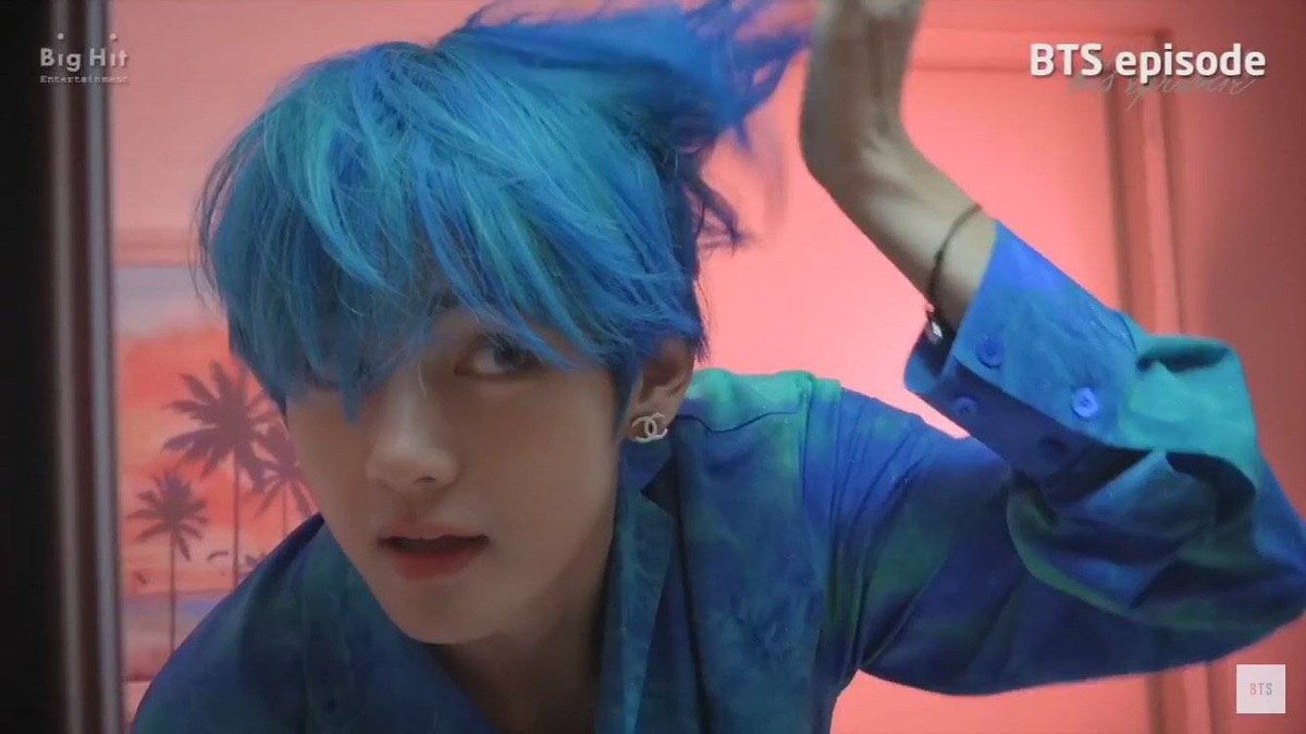 bbhmykjsn's tweet photo. #taehyungweloveyouarmy
#TaehyungYouArePerfect #TaehyungWePurpleYou 
#Taehyungbeautiful 
you never walk alone！💜💜💜 https://t.co/eA4UYihjEm