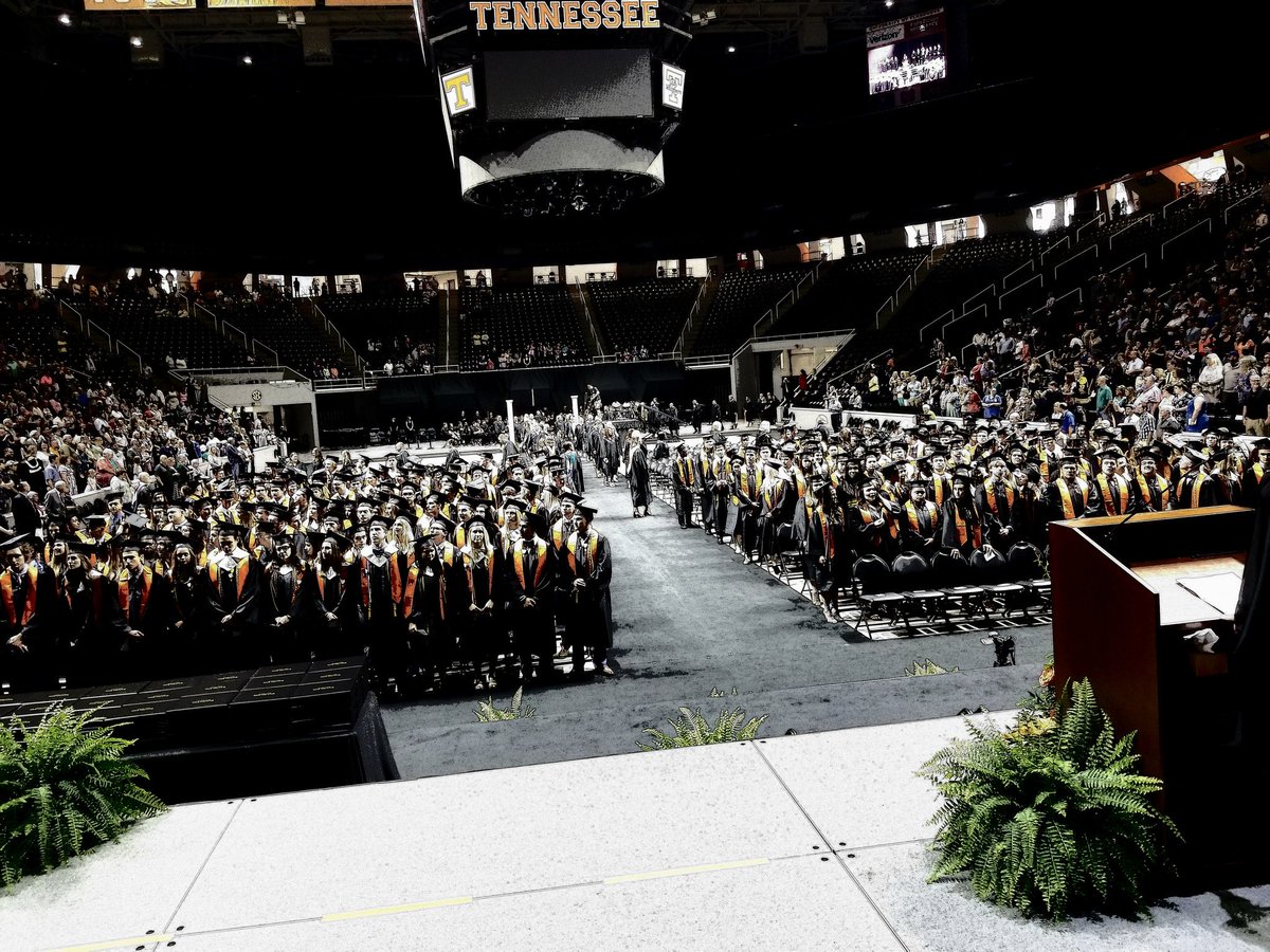 GlennJacobsTN's tweet photo. Congratulations, @ThePowellPrin and the #PowellHS Class of 2019! https://t.co/v9AVr6Cubc