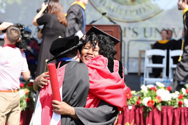 sjuhawknews's tweet photo. Haub School of Business students receive their degrees #HawkHillGrad19 https://t.co/SpgZCdHh08