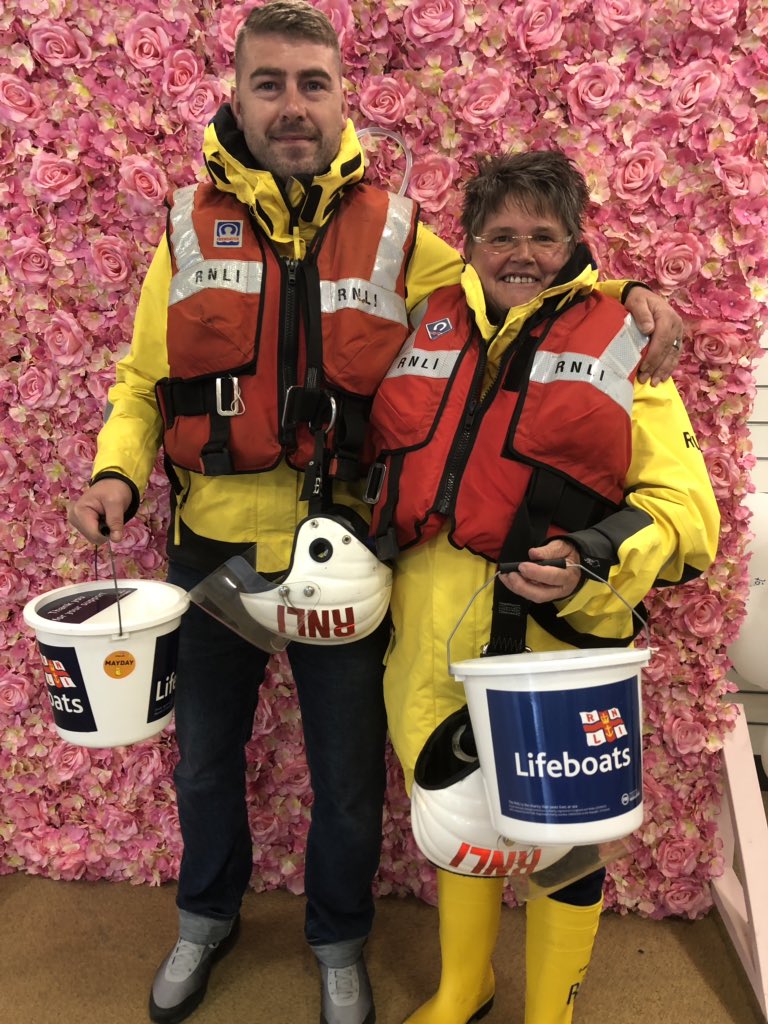 Doing our bit to fund our amazing crews kit 🙏🏼 with @debbiehales5 in #Blackburn  today #RNLI #RNlife #MaydayEveryDay