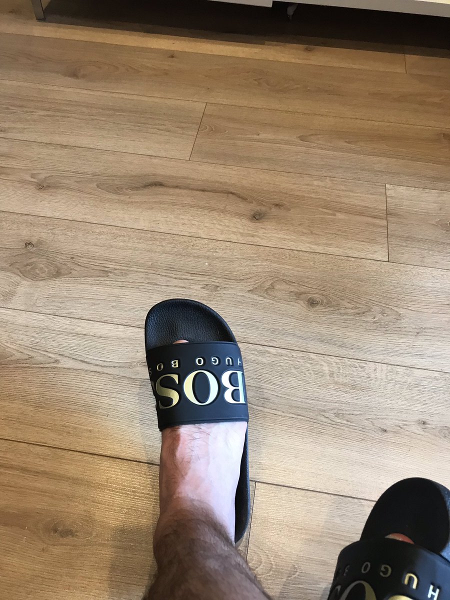 colando86's tweet photo. Thoughts @DarrenRobinson4 on me new sliders #realbossman https://t.co/0s79LiJXrv