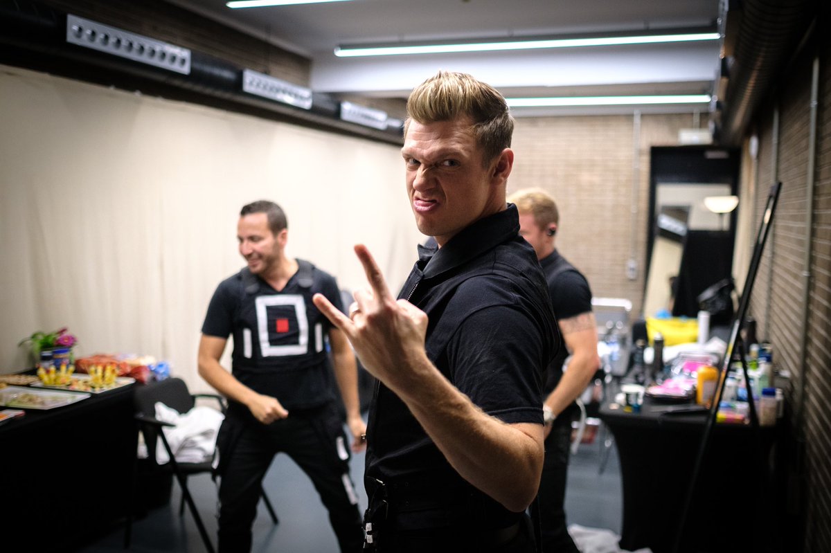 nickcarter's tweet photo. BARCELONA thank you for coming out last night and supporting the five of us for years! Miss you already 🇪🇸 #dnaworldtour #BSBBCN 
📸 @Dr_Dude https://t.co/IdSkBW7JHL