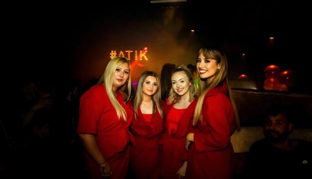 We're down to the last few booths for tonight - have you booked yours yet?! 🤩

You can get a bottle of Pink Gin with mixers, 2 Cocktail Sharers and entry for up to 8 people for just £85!

Limited availability - to book this deal or hear more offers, DM us or call 0182758772! 📲