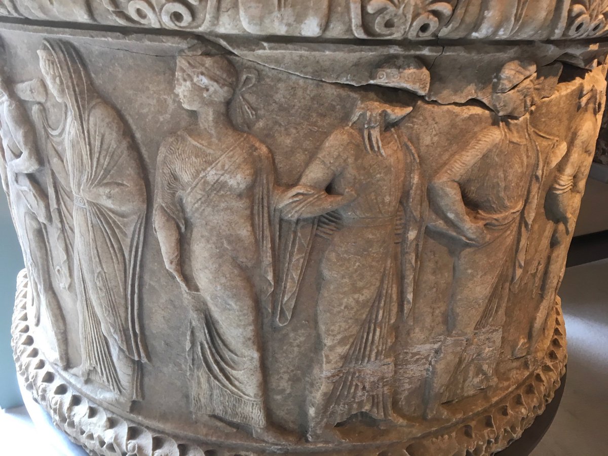 Sarah404BC's tweet photo. Stunning semi circular marble base depicting 10 Gods & Heroes.
Possibly part of Altar to Apollo. Discovered on #Augustus / #Octavian #Actium #Trophe Terraces https://t.co/aQ1sPgDwi2