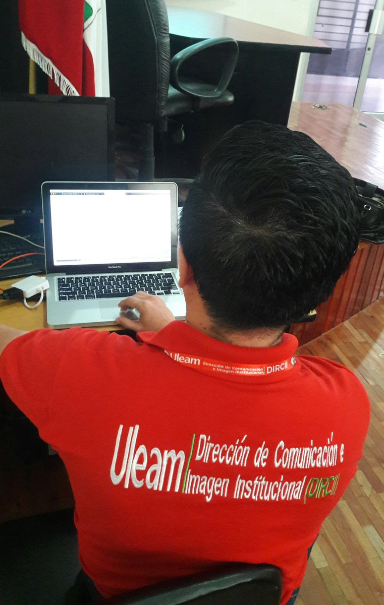 UleamEcuador's tweet photo. AHORA|| Decanos y Directores reciben capacitación sobre "Estrategias comunicacionales a través de nuestras plataformas digitales", por el Director #Dircii Mg. Víctor Chávez. #SoyUleam #Manta @MiguelCamino_S https://t.co/2zSqTUyTJj