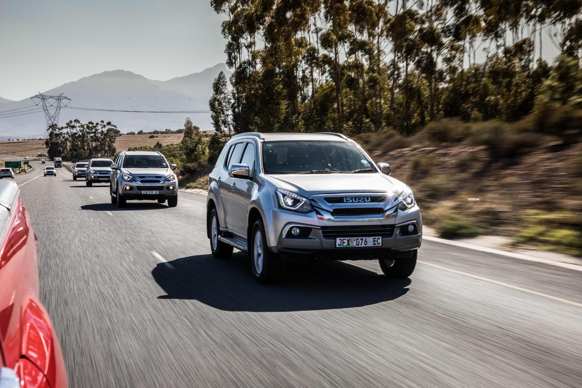 OtsileJK's tweet photo. A convoy of Isuzu mu-Xs
#Isuzu #IsuzuSA #isuzumuxadventure #SUV #Adventuretime #Bundubashing
πΈ @dbn_spotter https://t.co/yVHk8cXSrF