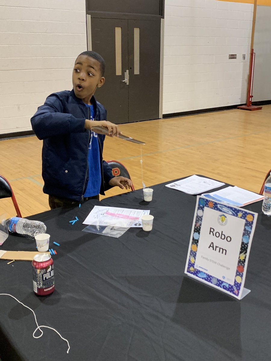 KathyBailey12's tweet photo. AUSL’s Festival of the Arts &amp; Science happening now @collins_academy #AUSL #CPSstem #familystemchallenges https://t.co/Pg5ubbaTcI