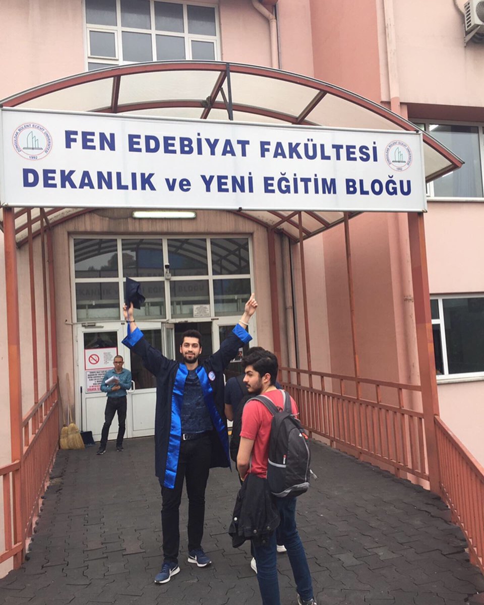 ercannyildirimm's tweet photo. Hangisinden mezundum bilemedim hepsinde sevindim @UnofficialBeu https://t.co/KmgVinIR2j