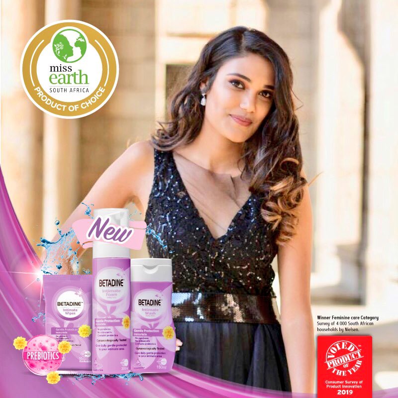 EllaBellaLeite's tweet photo. Camille from @BetadineSA speaks to the @missearth_sa group about #PersonalHealth which is just as important as the external environment we are fighting to preserve through our programme ! #YourselfNaturally #EnviroTalk https://t.co/Po1V5AtydI