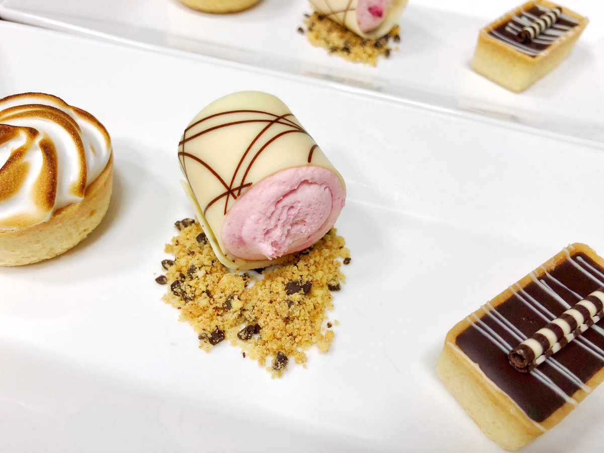 Apposition dates back to the school’s founding in 1509. We had the pleasure to serve a delectable lunch for 330 guests on the 11th May for the occasion. Here you can see some of the mouth-watering food offered... #Apposition #Foodie #Tradition #Lunch <a href="/StPaulsSchool/">St Paul's School</a> <a href="/HolroydHowe/">Holroyd Howe</a>