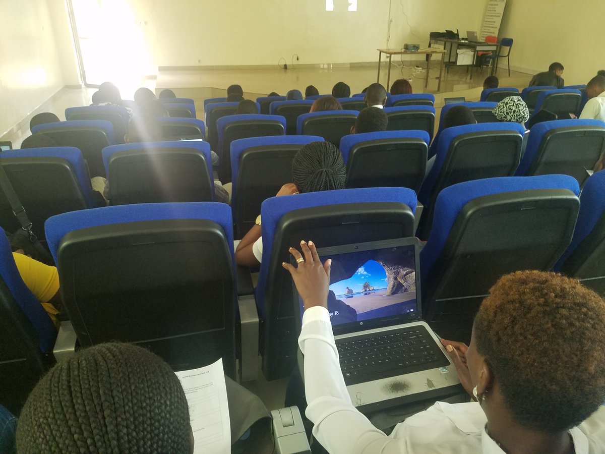 bictrwanda's tweet photo. @philhawksworth @uzarwanda @urcst #FrontendUnited , #FRUKIGALI https://t.co/V1HbXJUDKa