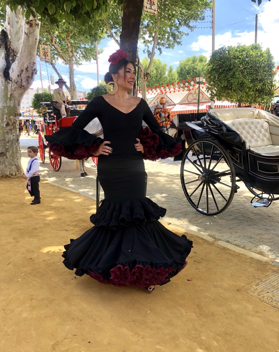 No te pierdas el último post de <a href="/RakelRevuelta/">Raquel Revuelta</a> en su #blog: bit.ly/2Qa72li #feria2019 #modaflamenca #sevilla