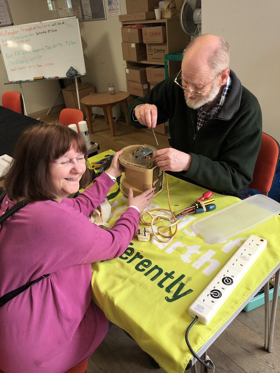 HillingdonFOE's tweet image. We are ready! A loose connection on Mixer is being repaired #RestartParty #RuislipManorLibrary