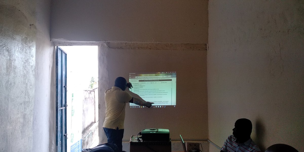 mianlansco's tweet image. Présent au #LinuxPresentationDay à @ayiyikoh avec @ericzile #gnu/#linux #ll #Cotedivoire #civtech