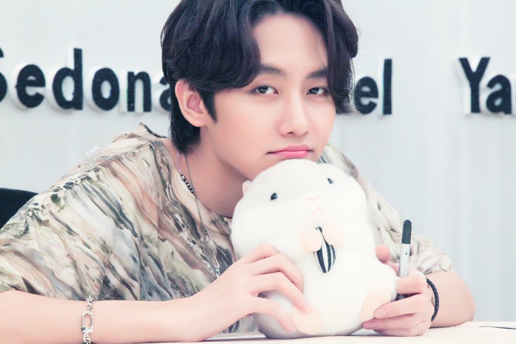 Yanyan112330's tweet photo. 190518 Myanmar mg fm
今天是可爱的弟弟
@Mmarksiwat
#Marksiwat 
#หัวใจศิวัช
#MarkGun1stfanmeetinginMyanmar https://t.co/rGW8oqr0HS