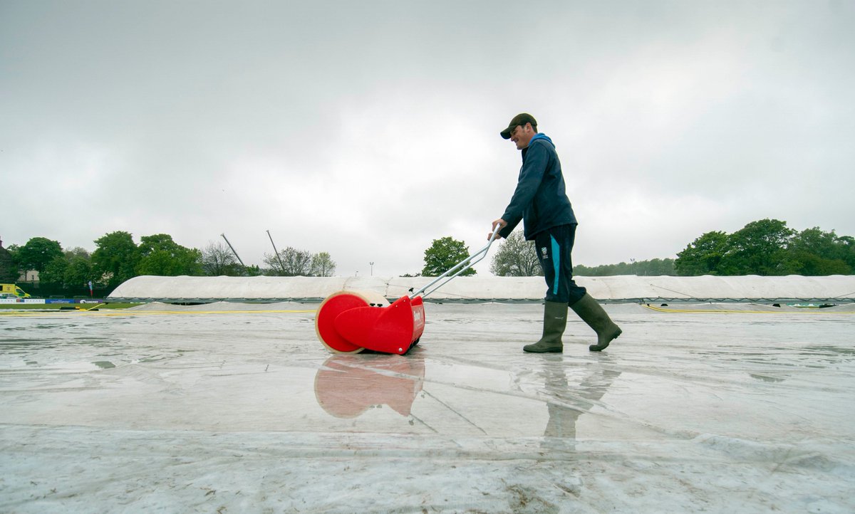CricketScotland's tweet photo. The rain has eased off at The Grange. 🙌

Ground-staff require two hours to dry the outfield ready for play. 🧽

#SCOvSL | #FollowScotland 🏴󠁧󠁢󠁳󠁣󠁴󠁿 https://t.co/DtES1Ln8bq