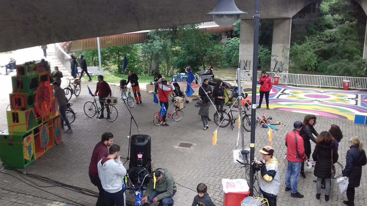 #Ibaiertzean 
#Sanduzelai 
#GoraHerria