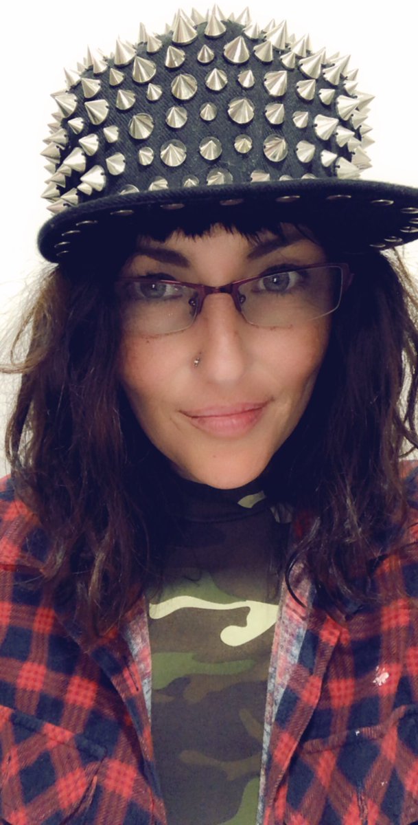 this bitch tweet media