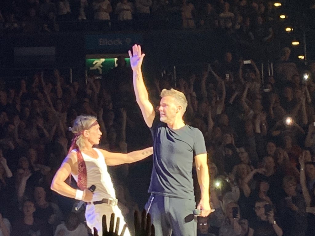 RebeccaL20_'s tweet photo. @GaryBarlow #PickMePickMe #TT30 #FabShow #LovedIt #WantToGoAgain โฅ๏ธ https://t.co/c2wgv3IhP2