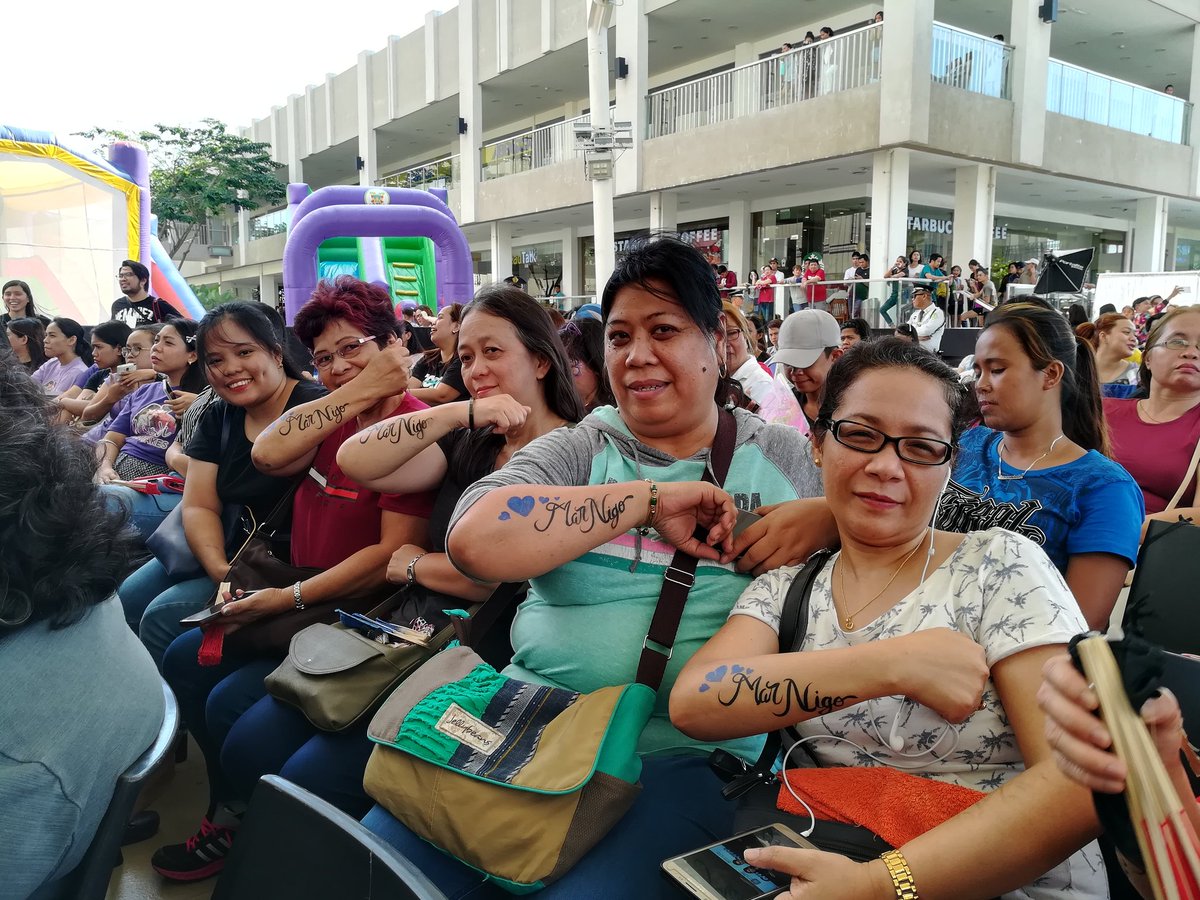 rr26_adventures's tweet photo. With the Titas of @MarNigoTheOFC 😍

Can't wait to see you @MissMarisRacal Love you so much!!!

Congratulations in advance sa MMK mo. Huhu. Nakaka proud po. Sobra!!! 

#StarPopFair2019 https://t.co/cxpJbIZOIV