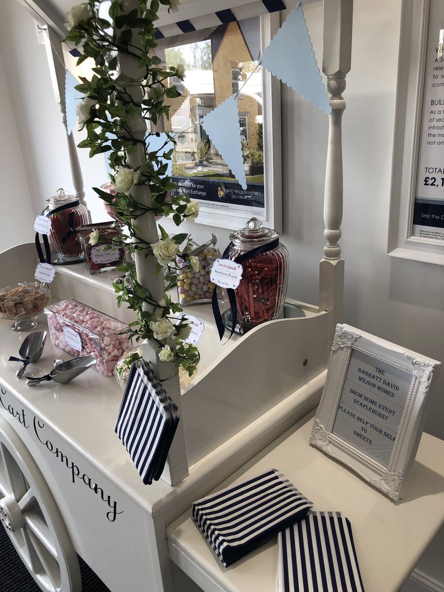 #sweetcart all set up today for <a href="/DavidWilsonHome/">David Wilson Homes</a> in staplehurst for their show home event #newhome #sweets #staplehurst