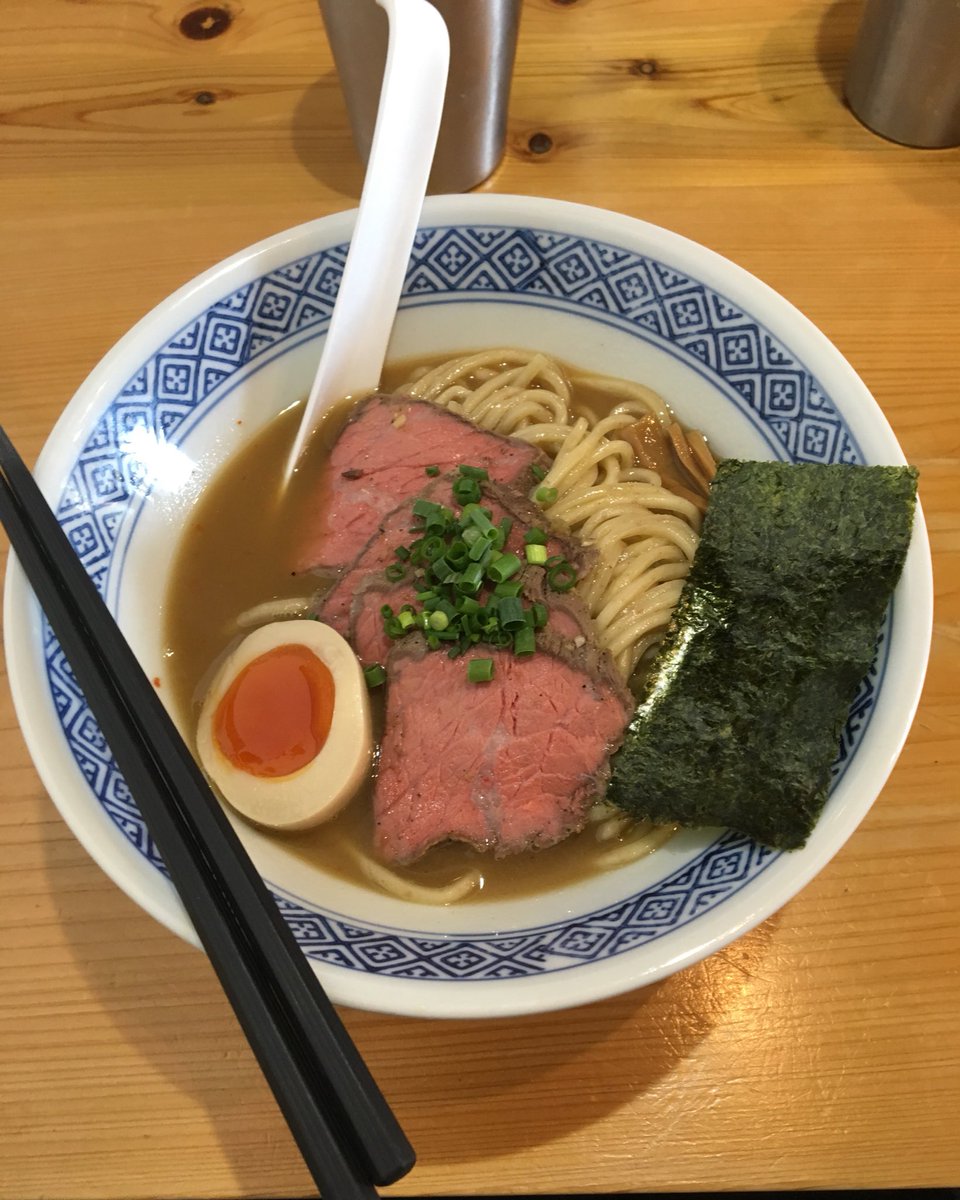 贅沢な和牛ラーメン🐮🍜
太麺でスープが絡みやすいから和牛を味わい尽くしてきた😋
ご馳走様です〜また来ます👍