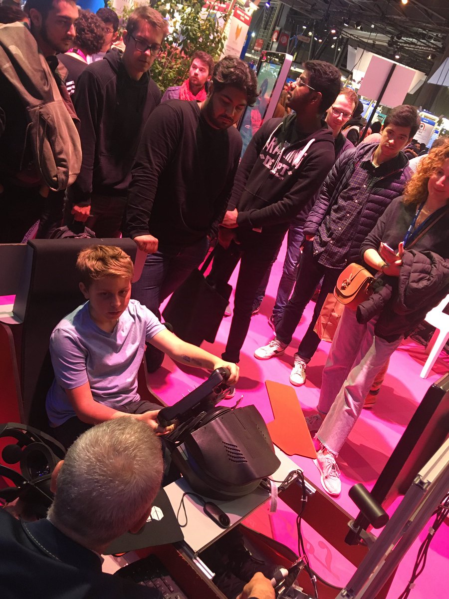 FABLABORL's tweet image. En cette journée grand public à @VivaTech nous accueillons de nombreux enfants sur notre stand au Lab B17 pour leur faire tester notre simulateur auto et découvrir comment programmer des robots. Le code est un jeu d’enfant ! 😊🤖 #ViVaTech #VivaTech2019 #programmation #code