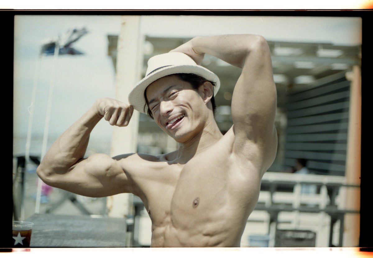 山口 映像ディレクター Pa Twitter コアラ小嵐2nd写真集 前前前日 も完売本当にありがとうございました 今日も楽屋でも本当にニコニコしていたな コアラ小嵐という人と役を通して Mvの中で一緒に色んな事を表現させてもらえた事本当に感謝しています そして