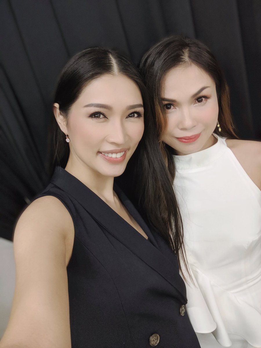 amberchia's tweet image. 凤凰网路女神选美猫步训练。非常开心，可以认识这么多美女。🌟

It&apos;s a wrap for Social Media Queen #BeautyPageant #catwalktraining &amp;amp; @jaimekwan.co #kidsmodeling Catwalk training.  
Welcome to #amberchiaacademy #AcademyOfWinners ❤️