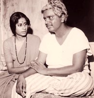 Film History Pics Chhinna Marathi Play Is Smita Patil S First Stage Appearance Play Is Written By Waman Tawde And Directed By Sadashiv Amrapurkar Who Is Also The Lead Actor T Co 7gcpxqvqom