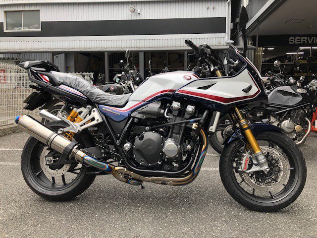 Honda Dream 東大阪 ホンダドリーム東大阪 ｃｂ１３００ｓｂ ｓｐです 本日納車させていただきました カスタムもワイバン フルｅｘマフラー キジマ ドライブレコーダー等々 いっぱい装着です ｱﾘｶﾞﾄｳｺﾞｻﾞｲﾏｼﾀm M