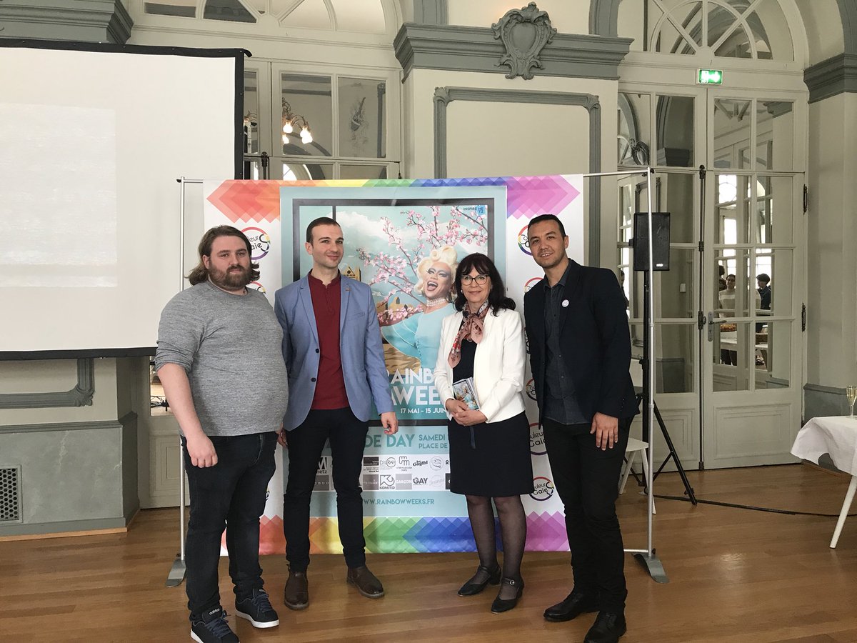 LekadirHa's tweet photo. #VERNISSAGE #RAINBOWWEEKS 2019. 3eme édition d’un Festival engagé autours des Cultures #Lgbtqi 🏳️‍🌈. Occasion pour moi de saluer @couleursgaies une association unique avec des bénévoles imaginatifs et créatifs pour mener le combat de l’égalité à #Metz @MairiedeMetz https://t.co/5CgxRbAhCA