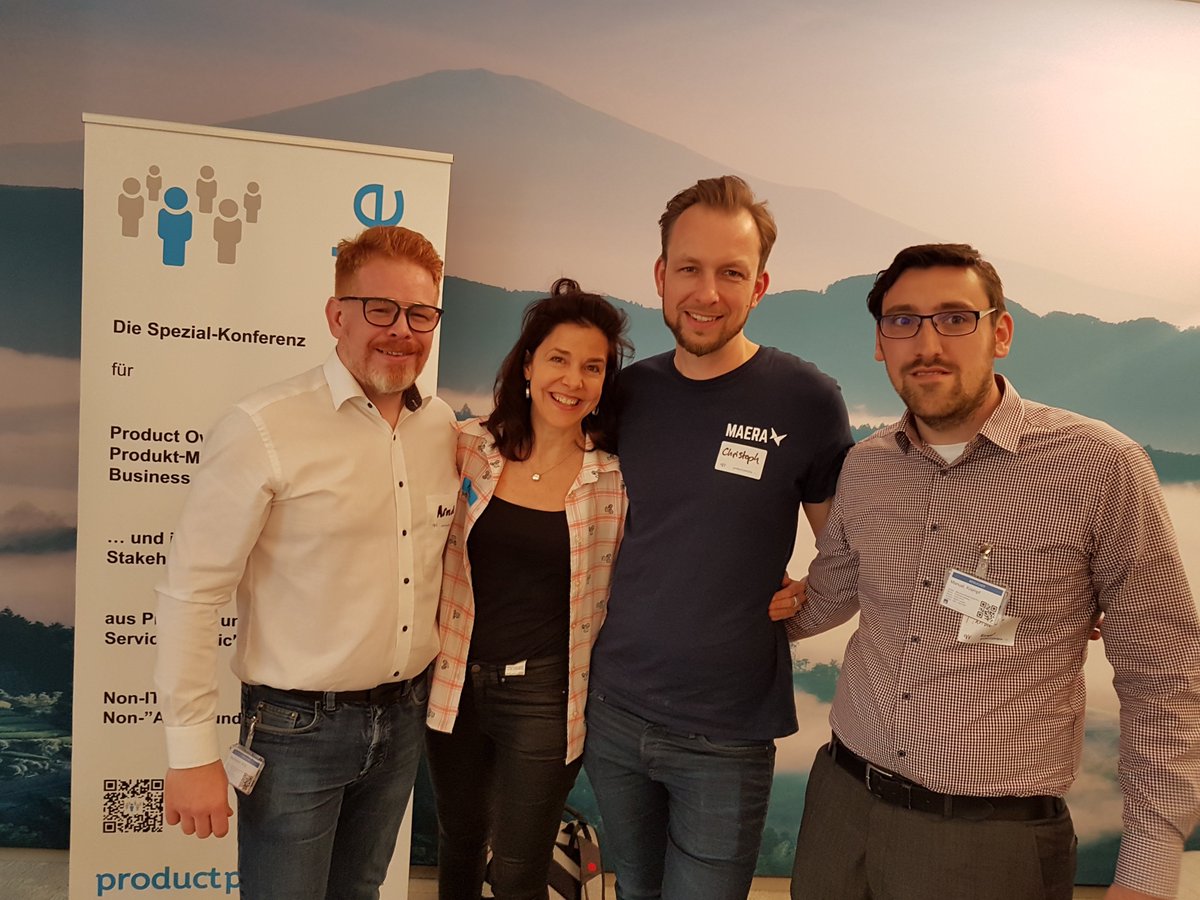 Dynamisches_U's tweet photo. Teilnahme an #LegoSeriousPlay als Teamplayer war super!  Bei  #ProductPeople in Köln, vielen Dank an @Boeffi für Orga. Mein #designthinking Vortrag + WS waren eine willkommene Gelegenheit, um den #agilen POs den Wert von #kreativem #kollaborativem #humanzentriertem Design https://t.co/k2fILgQ1pC