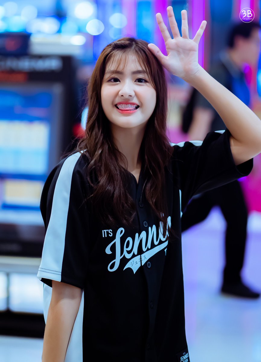3BEverywhere's tweet photo. อ่อกกกกก....เจ้าแมวจี้😍😍

ใส่เสื้อตัวนี้ +ดาเมจความน่ารัก 200%😄😄

#GygeeBNK48 #BNK48
#3BEverywhere https://t.co/NtcagnMbVt