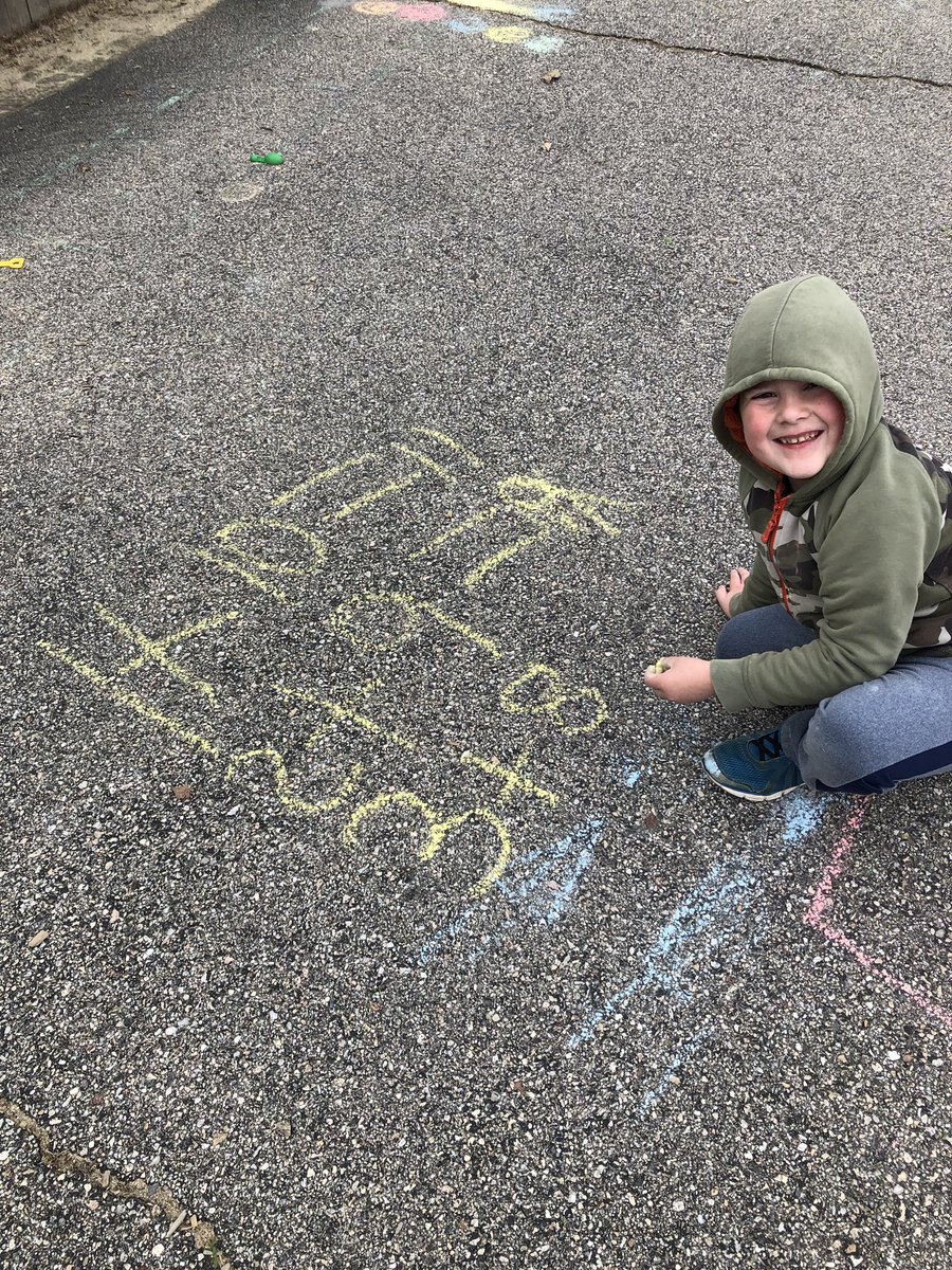 oharewecome's tweet photo. Practicing math facts spontaneously during recess ❤️🎉👍#CIPLearns https://t.co/XvasZcY7ea