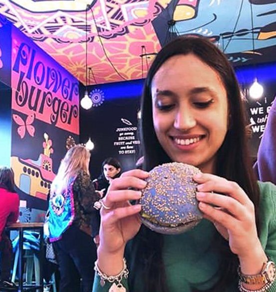 flower_burger's tweet photo. 🌈 Un lieu de rêve. Pour les rêveurs. ❤️

🍔 Flower Burger 🍔
Découvrez le burger 100% végétalien, délicieux et coloré, prochainement à Marseille...

📍 64 Bd Schuman, 13002 (Metro Joliette) 
😋 https://t.co/2vazfu9qIv
☎️ 09 82 24 70 69
#flowerburger https://t.co/nseaJbgrFA