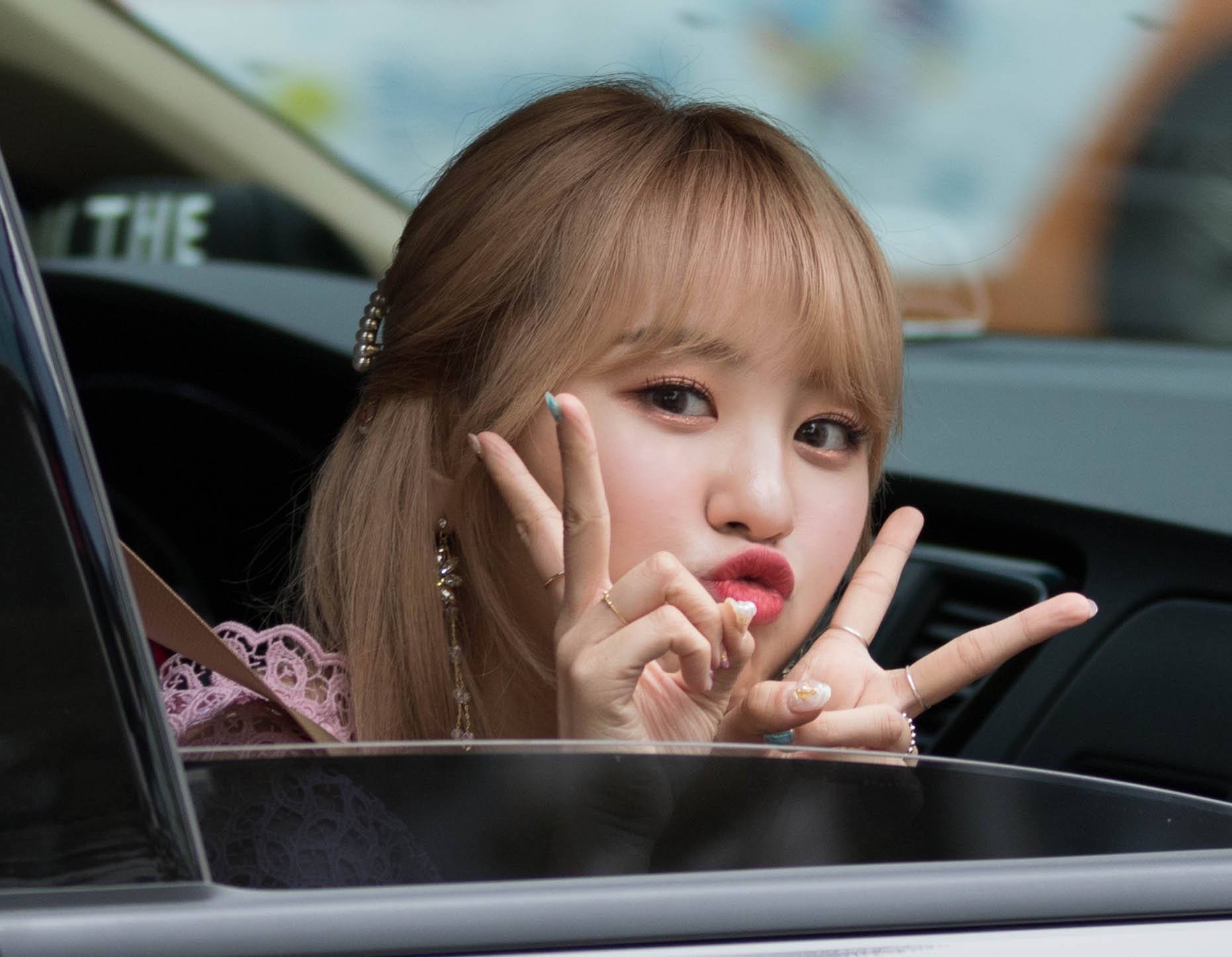 D62PngFUYAAhMjT.jpg:large