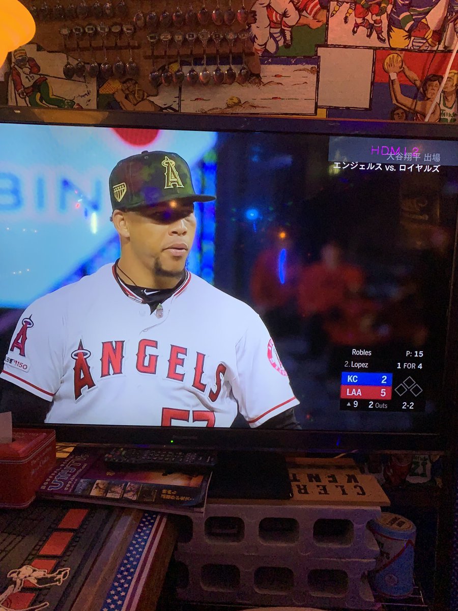 Bar 4 Base Bar 4 Base 今夜は メジャーリーグ エンジェルス Vs ロイヤルズ戦を放映中です 最近 音がうるさいとクレームと通報に迷惑しております 一日に3回も通報する奴は きっと頭イカれた奴か 霊障食らった奴に違いないだろう アーメン