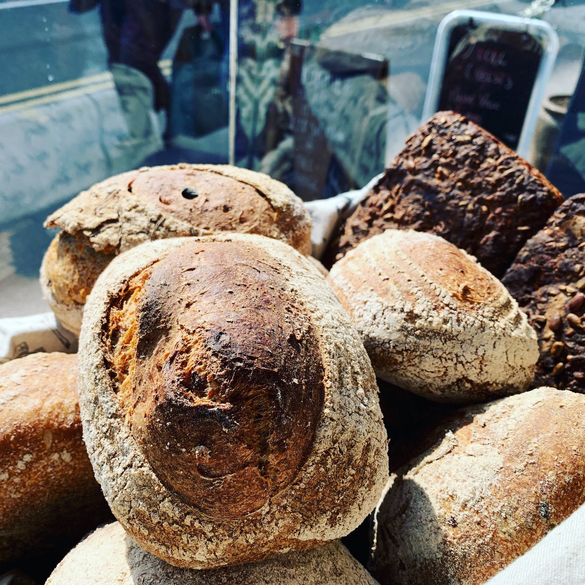 geocafeUK's tweet photo. Weekend at Geo Cafe means so many bread choices. Which one is you favourite?
#sourdough #organicflour #organic #rdgukbusiness #rdguk #caversham #bread #breadandbutter #freshlymade #sourdoughstarter #sourdoughbread #scandy #oliveandrosemary #sundriedtomatoes #shiptonmill https://t.co/0qNBb1UXTz