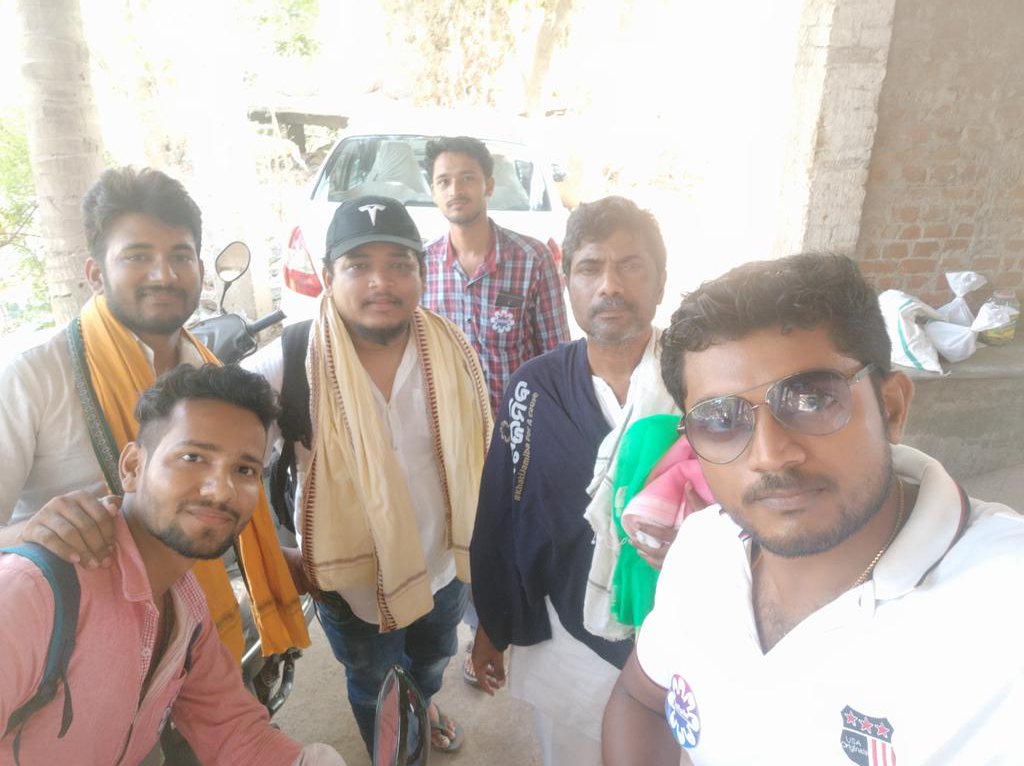 TNITweet's tweet image. #KhatiJamiba (@Khati_Jamiba), a group of Odia Twitterati, who started with random meet ups a few months ago, step in to help people in distress #CycloneFaniAfterMath . 

The group distributed relief materials at Agantipada village in Gop area of #Puri District. 

#TheNewsInsight