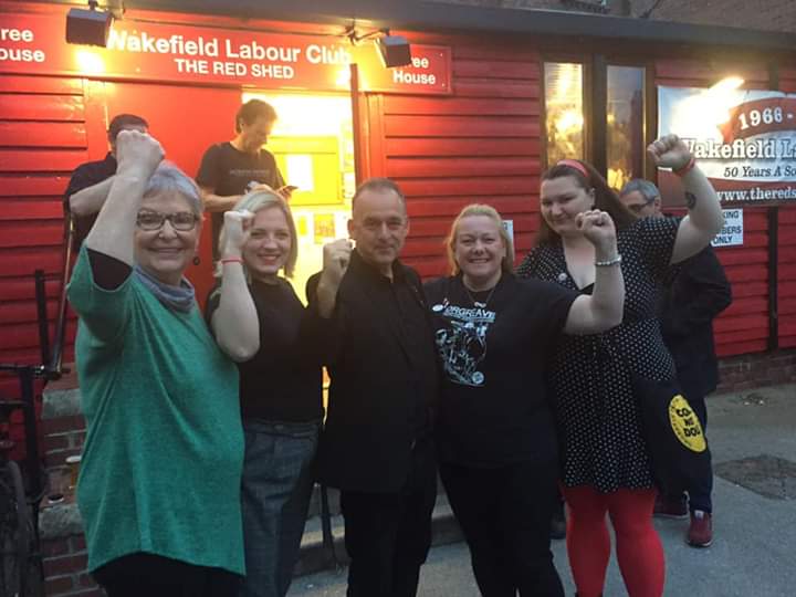 SHRMTACTIVIST's tweet photo. @SH4RMTGS
@RMTunion
@RMT_Scotland
@LUEngineering
@bakerloormt
@rmtdsb
@RMTMOb
@RMTLondon
@RMTWishMoth

Lovely Saturday at #WITHBANNERSHELDHIGH
#RMTUNION
#SH4GS https://t.co/JD31fO5DU8