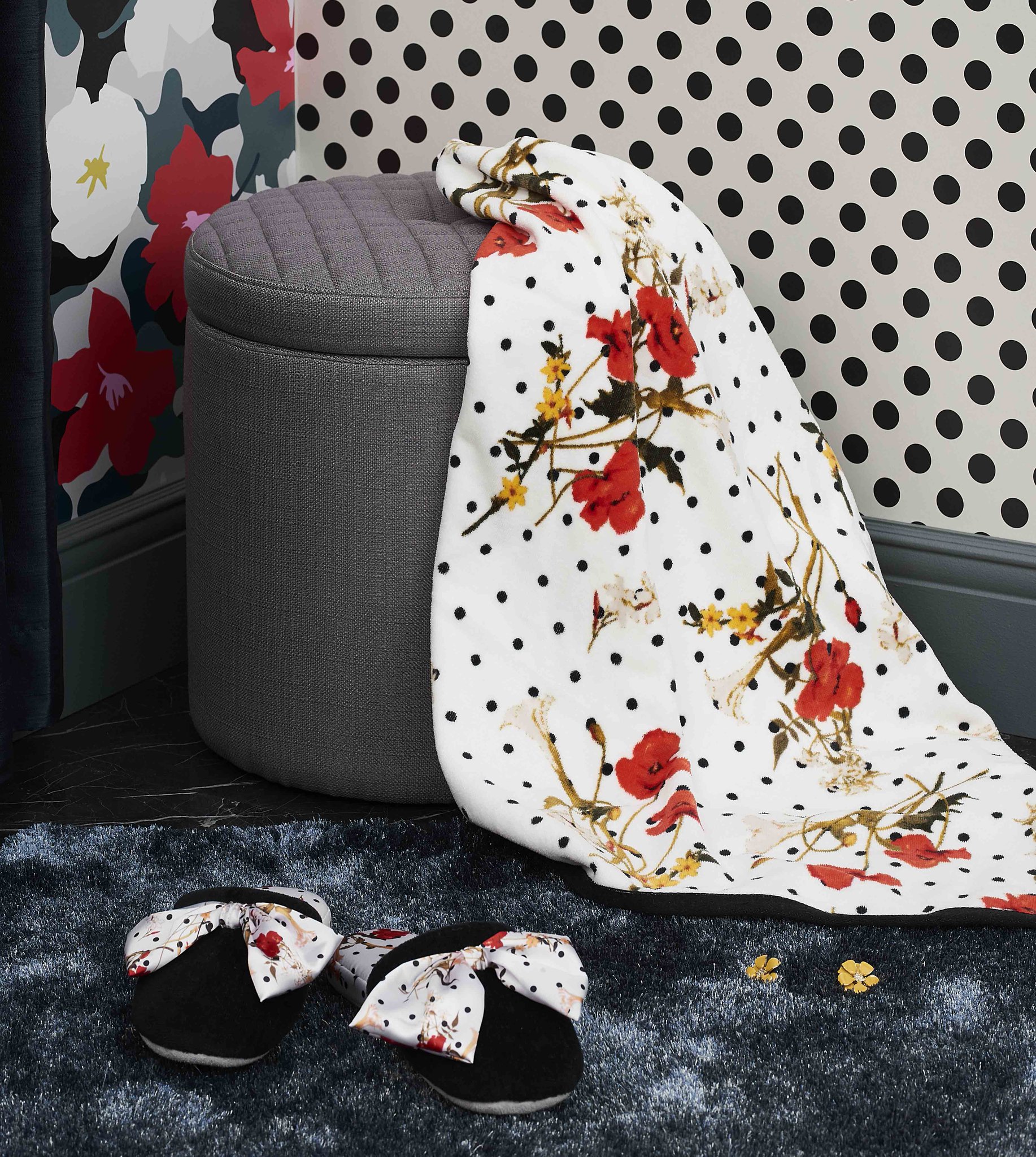 Francfranc フランフラン 公式 Francfrancのある生活 Roomcosme いつものお部屋の壁を 花柄やドットで彩れば ガラリと雰囲気が変わって気分も高まります お部屋で過ごす時間をよりハッピーにしてくれる Francfrancの貼って剥が Francfranc フランフラン 公式 Francfrancのある生活 Roomcosme いつものお部屋の壁を 花柄やドットで彩れば ガラリと雰囲気が変わって気分も高まります お部屋で過ごす時間をよりハッピーにしてくれる Francfrancの貼って剥が