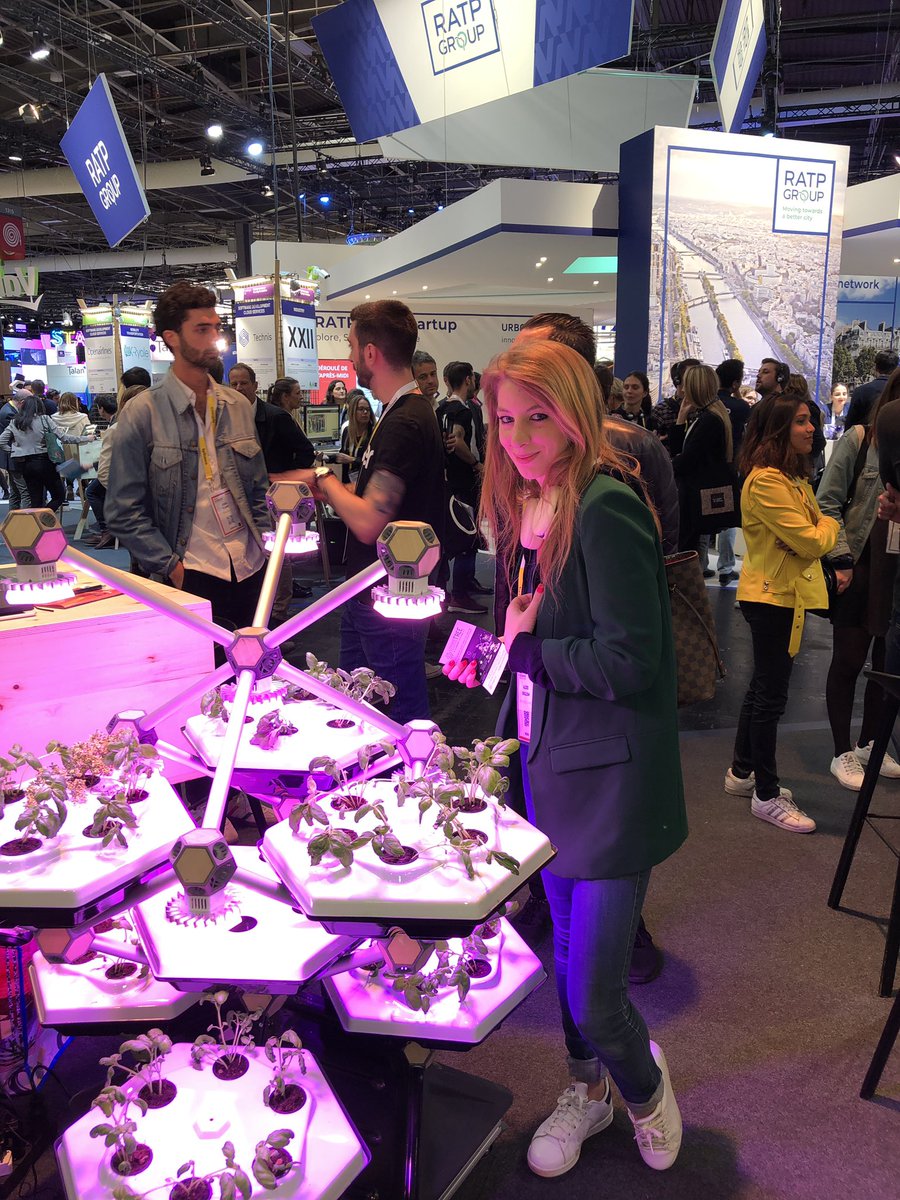 DettacheePresse's tweet photo. #TOP5 #VIVATECH ~ Je vous propose une sélection de 3 #startup du #AccorLAB (@Accor) sélectionnées par mes soins 🤓📝 ! #Thread #Vivatech #LiveLimitless
👇🏻
#1: @Hexagro_UF : un potager connecté favorisant la culture de plantes aromatiques et plantes médicinales 💚 #hexagro https://t.co/dhwvbaX4s1