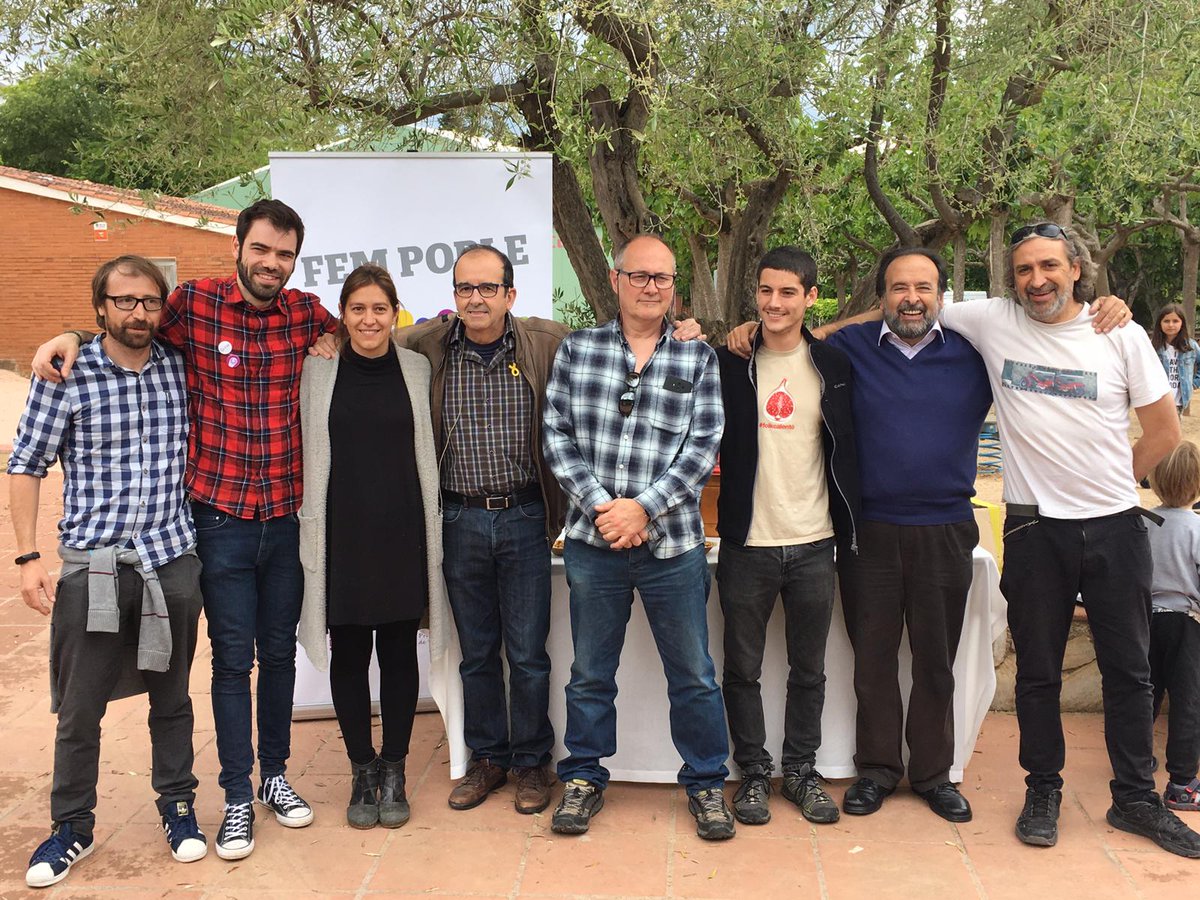 guanyem_vdx's tweet photo. A #Valldoreix fem l'acte central de campanya amb una fideuà popular #FemPoble #Valldoreix #SantCugat https://t.co/41b9jjDblx